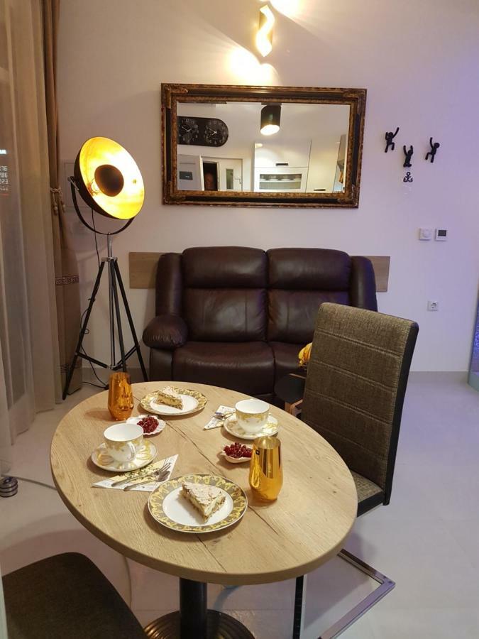 Yela Apartment ซาดาร์ ภายนอก รูปภาพ